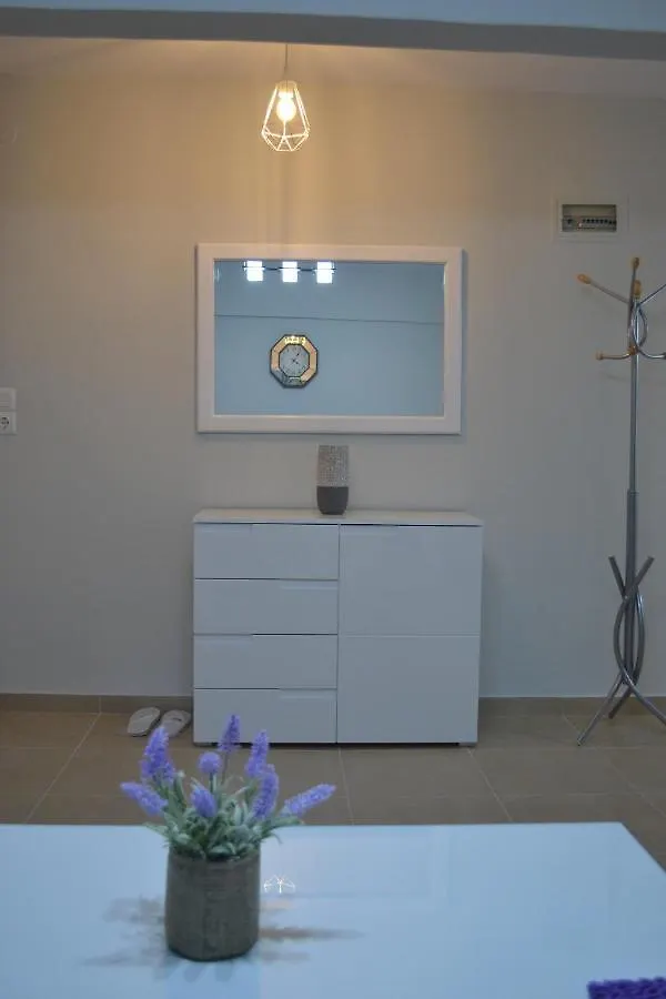 La Petite Maison Nicole Thessaloniki Apartment